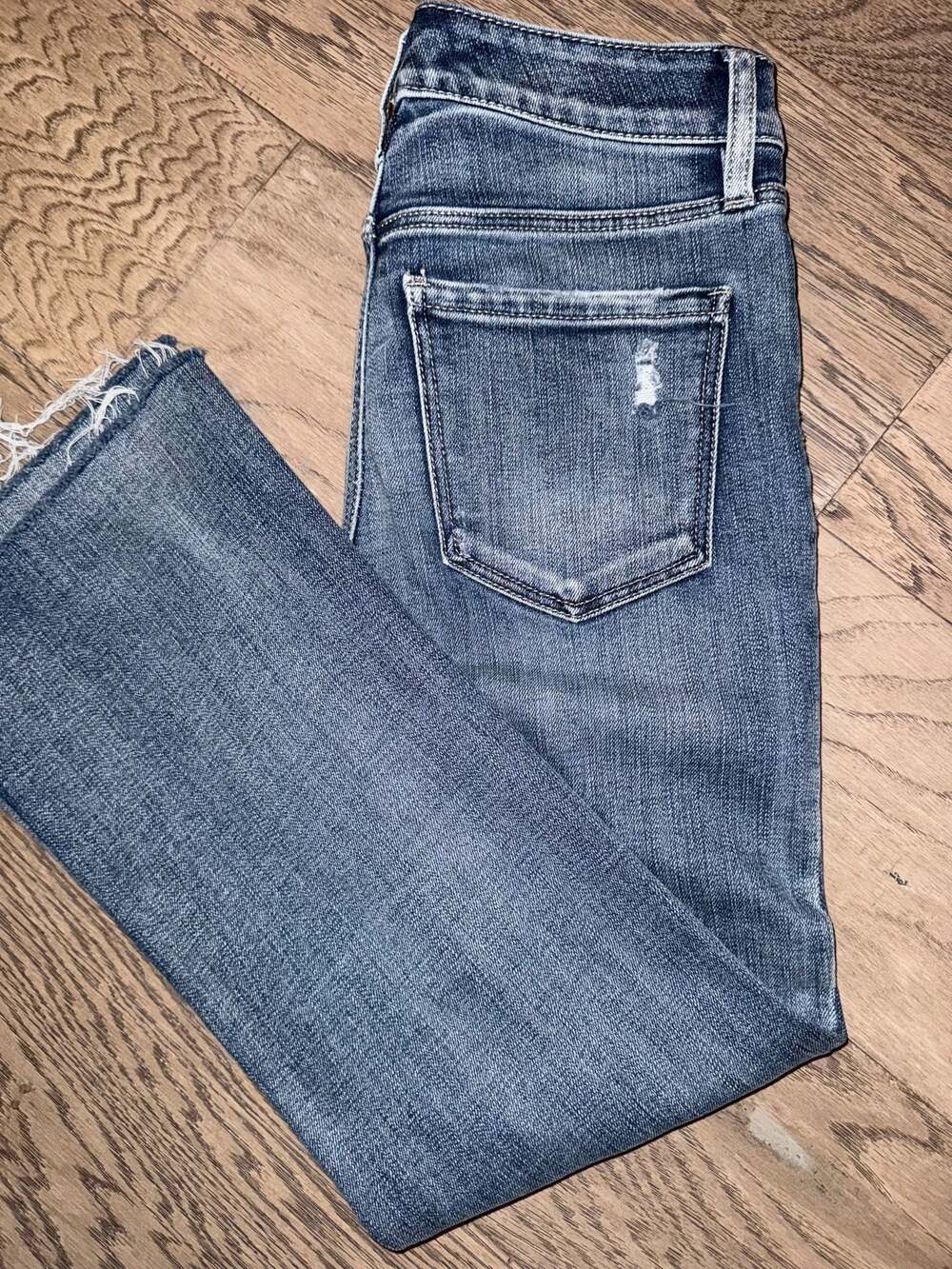 Liverpool Los Angeles Crop Flare Eco Denim Jeans Size 0/25 Distressed Raw Hem